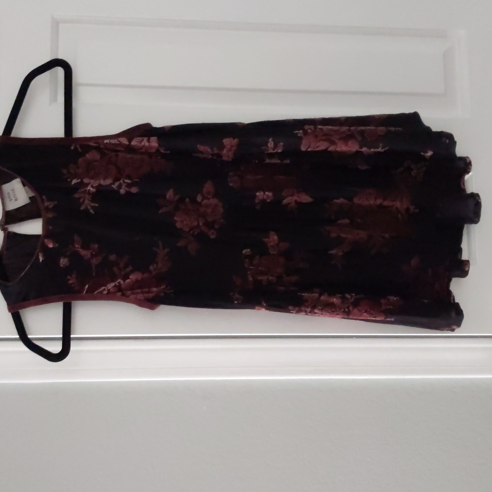 Black floral top
